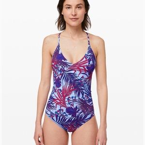 Lululemon weave the waves one-piece size6